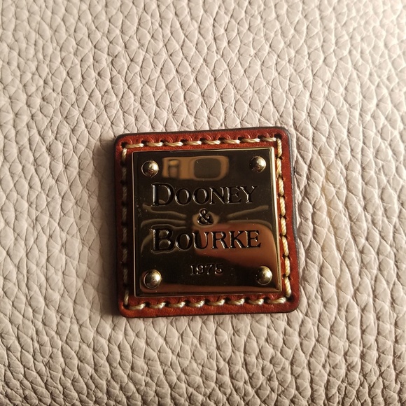 *SOLD* NWT Dooney & Bourke Large Blush Peyton Triple Zip Crossbody Purse - Picture 7 of 9